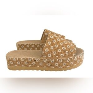 Daisy platform sandals